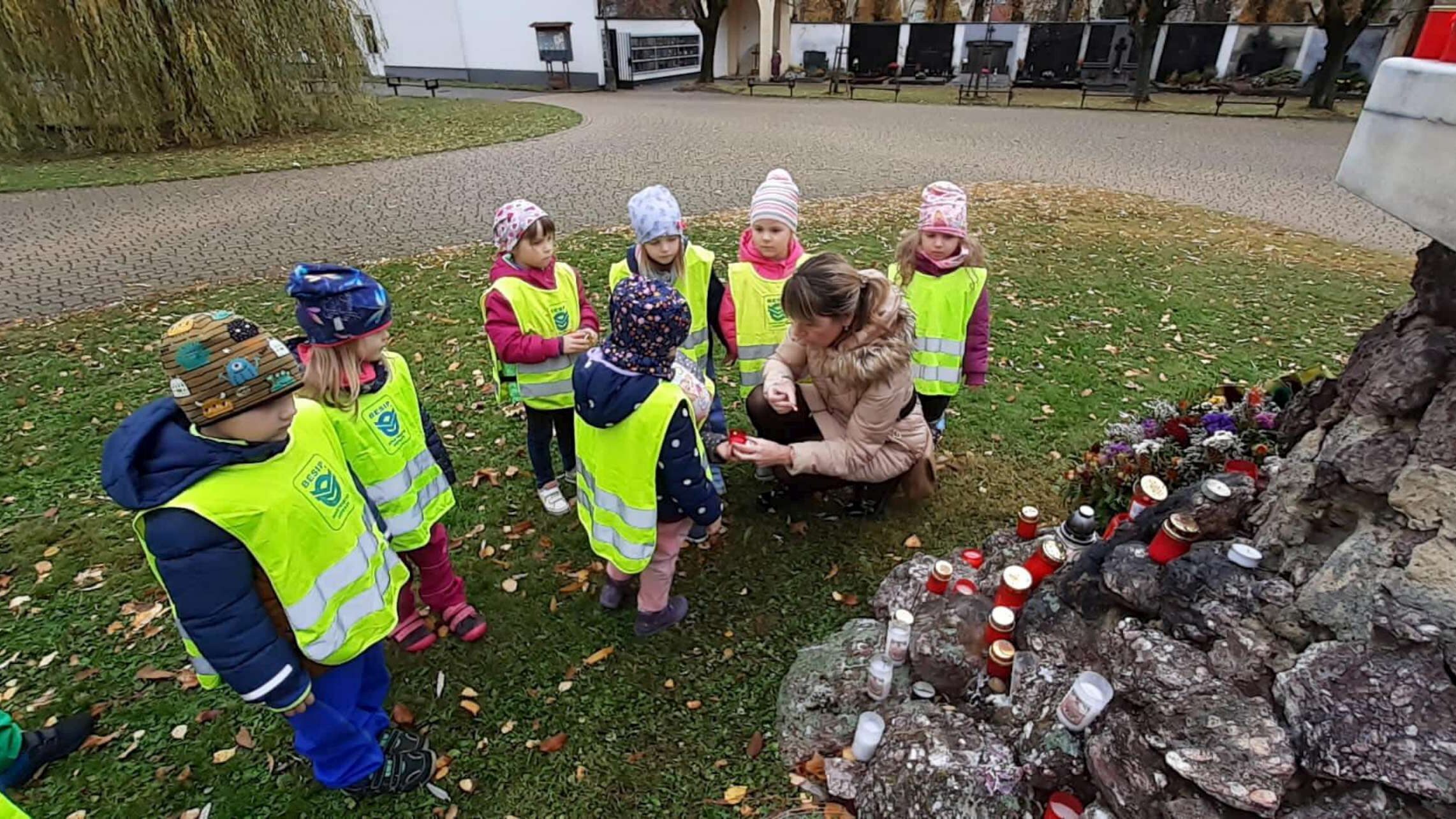 252916797_367932471794640_7701153407332613985_n-2780